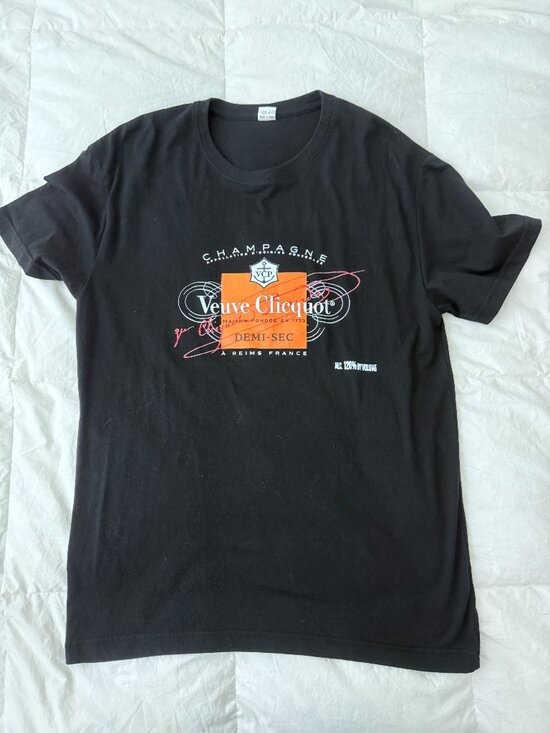 Tops - Veuve Cliquot T-Shirt